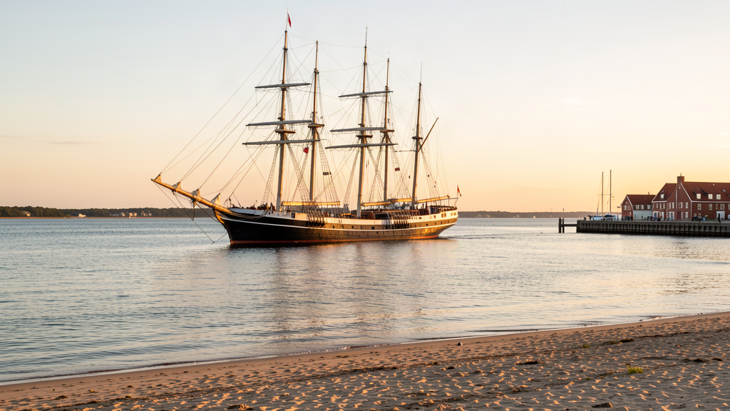 Hero: Passat barque on Priwall opposite Travemünde across the Trave